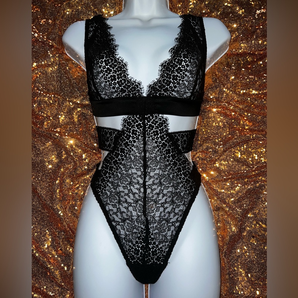 Victoria’s Secret Teddie size (M) black lace
